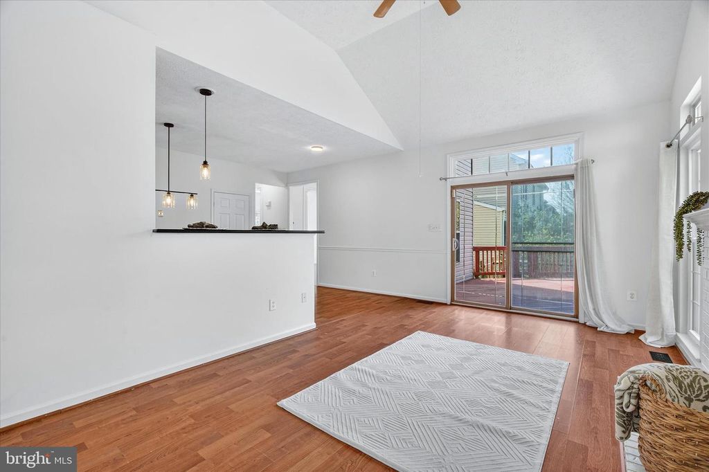 Image 22 of property listing at 1727 ALGONQUIN RD E, Frederick, MD 21701