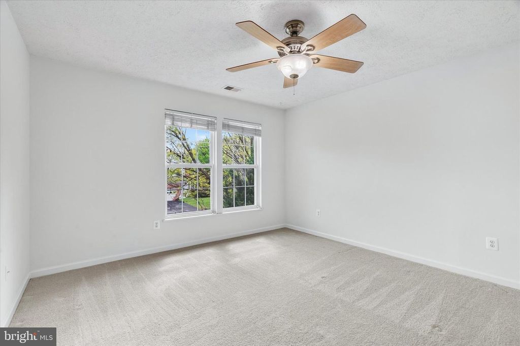 Image 28 of property listing at 1727 ALGONQUIN RD E, Frederick, MD 21701