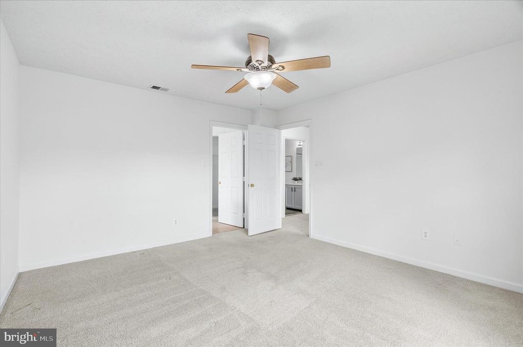 Image 30 of property listing at 1727 ALGONQUIN RD E, Frederick, MD 21701