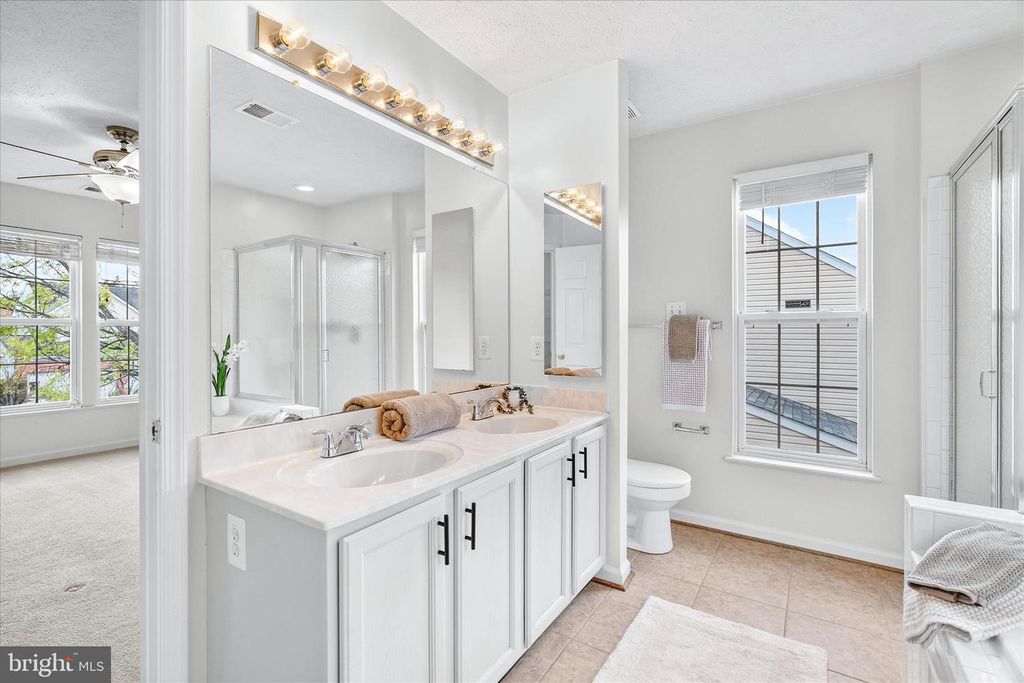 Image 32 of property listing at 1727 ALGONQUIN RD E, Frederick, MD 21701