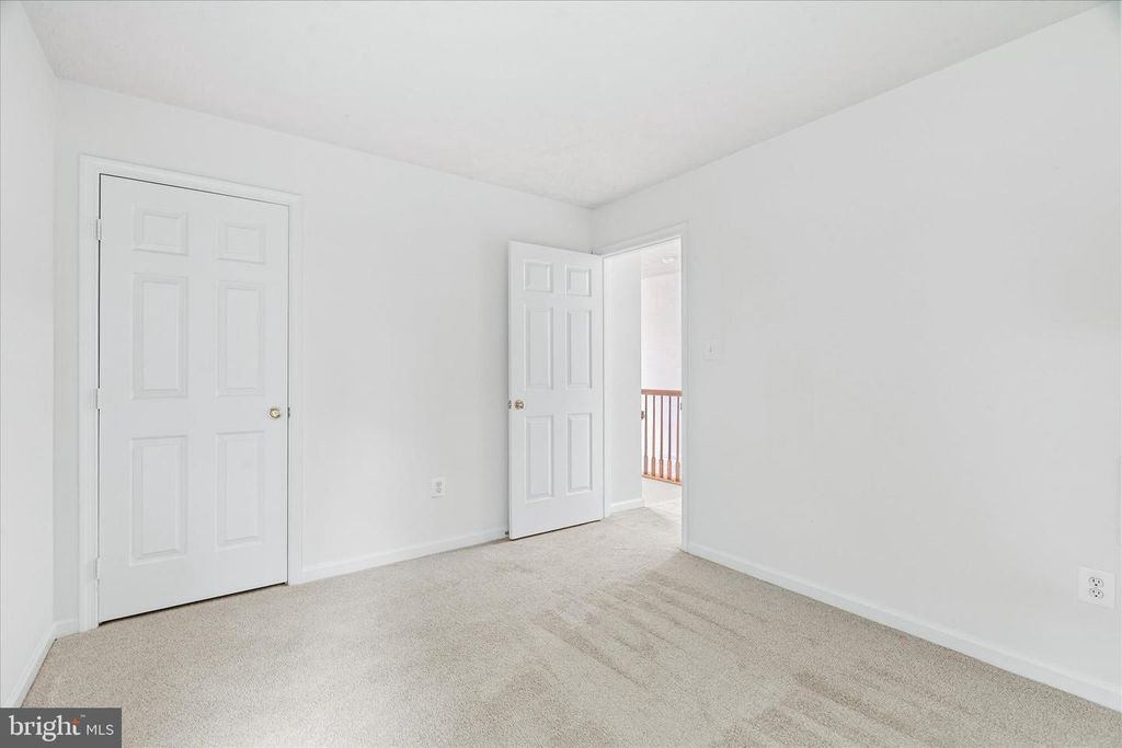 Image 35 of property listing at 1727 ALGONQUIN RD E, Frederick, MD 21701