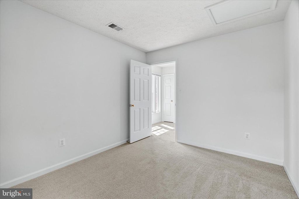 Image 38 of property listing at 1727 ALGONQUIN RD E, Frederick, MD 21701