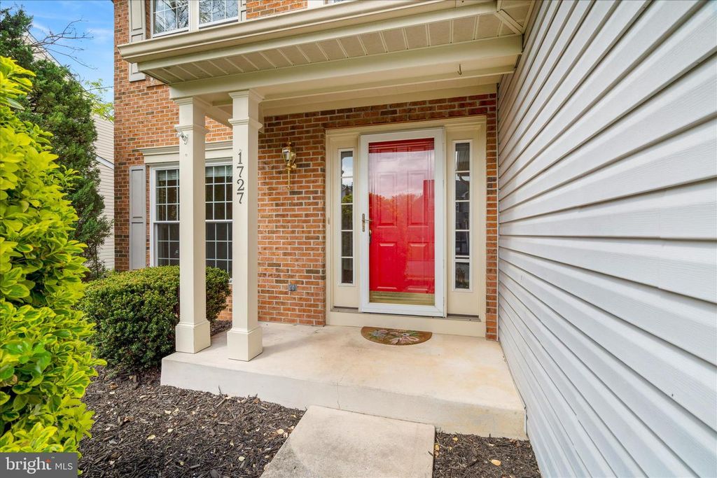 Image 5 of property listing at 1727 ALGONQUIN RD E, Frederick, MD 21701