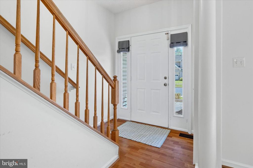 Image 7 of property listing at 1727 ALGONQUIN RD E, Frederick, MD 21701