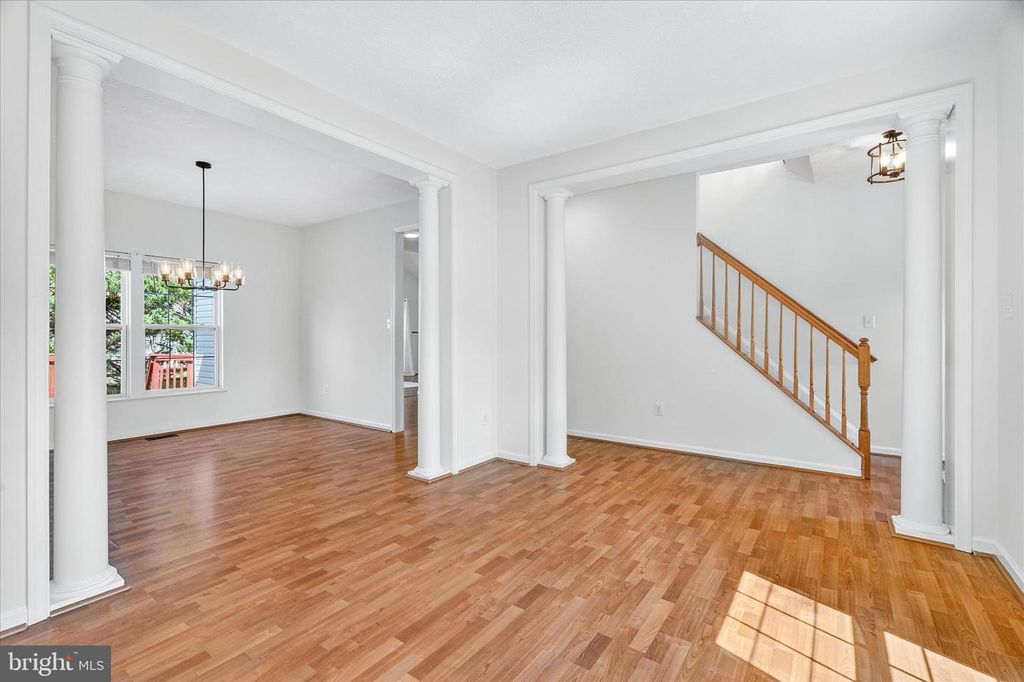 Image 9 of property listing at 1727 ALGONQUIN RD E, Frederick, MD 21701