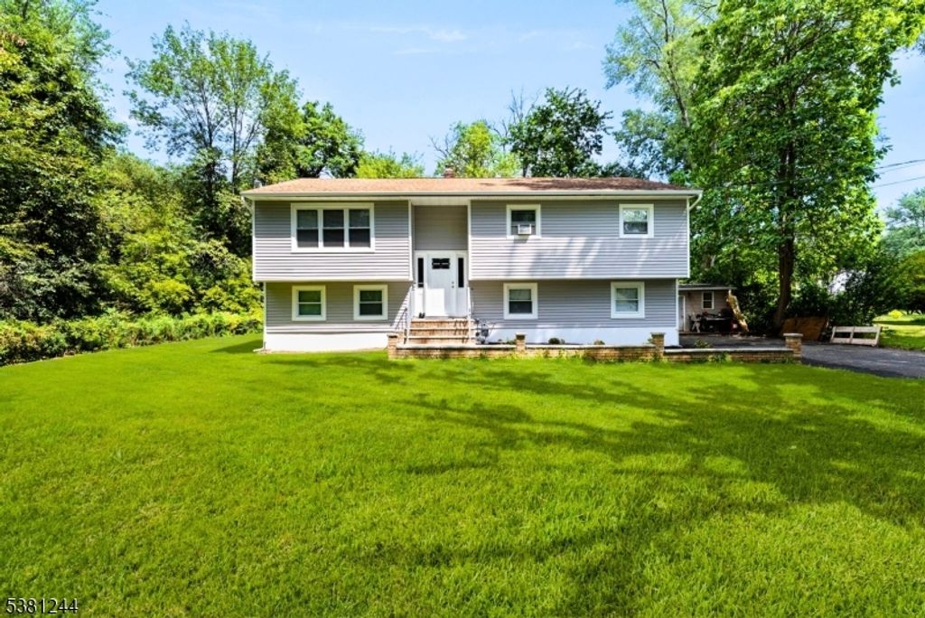 140 De Hart St, Lincoln Park Boro, NJ 07035