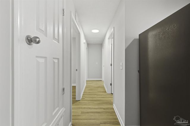 2049 N Roberts Cir, Cantonment, FL 32534