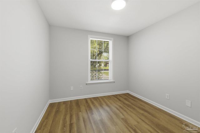 2049 N Roberts Cir, Cantonment, FL 32534