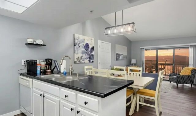 100 Getaway Circle Unit 161 1& 2, Kimberling City, MO 65686