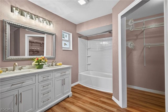 1308 SE 33rd ST, Cape Coral, FL 33904