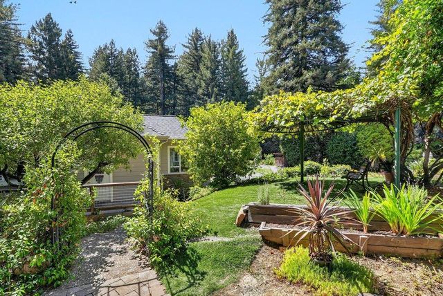 303 Sanborn Lane, Felton, CA 95018