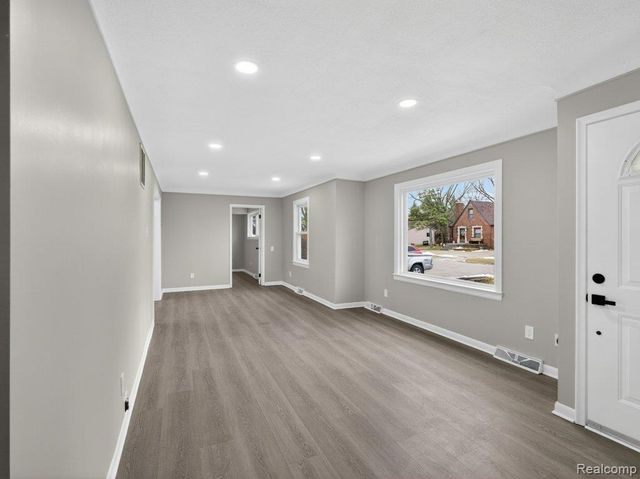 2149 Isabell Drive, Troy, MI 48083