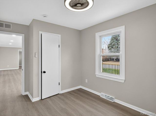 2149 Isabell Drive, Troy, MI 48083