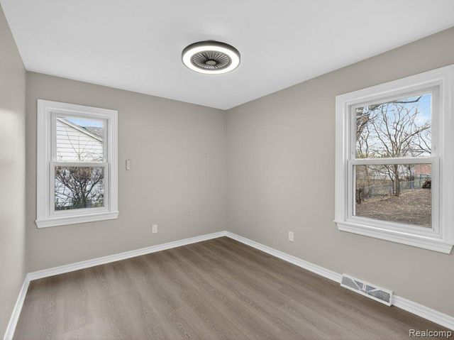 2149 Isabell Drive, Troy, MI 48083