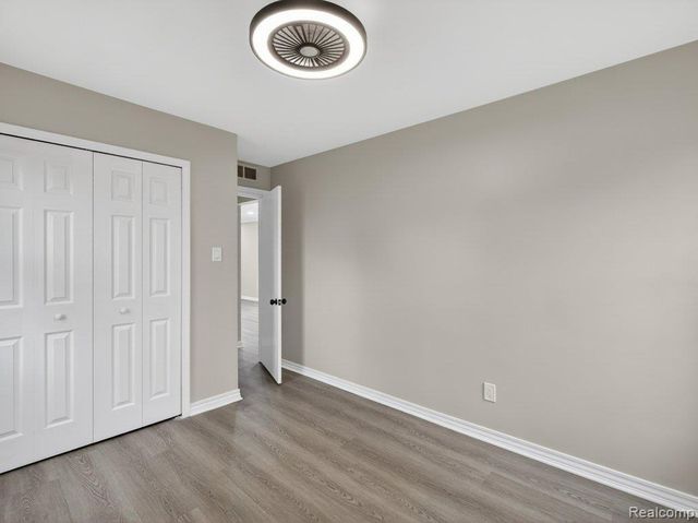 2149 Isabell Drive, Troy, MI 48083