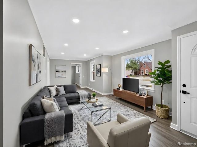 2149 Isabell Drive, Troy, MI 48083