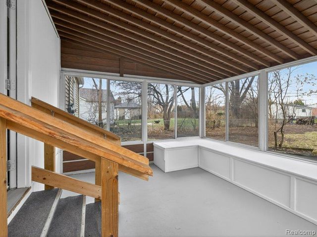 2149 Isabell Drive, Troy, MI 48083