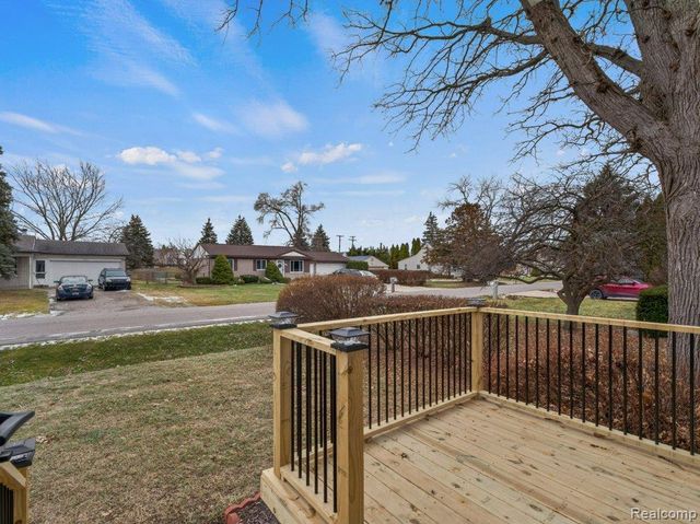 2149 Isabell Drive, Troy, MI 48083