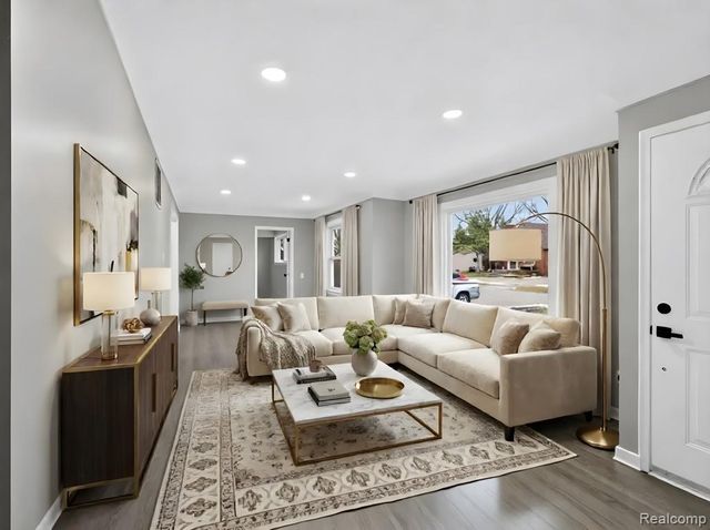 2149 Isabell Drive, Troy, MI 48083