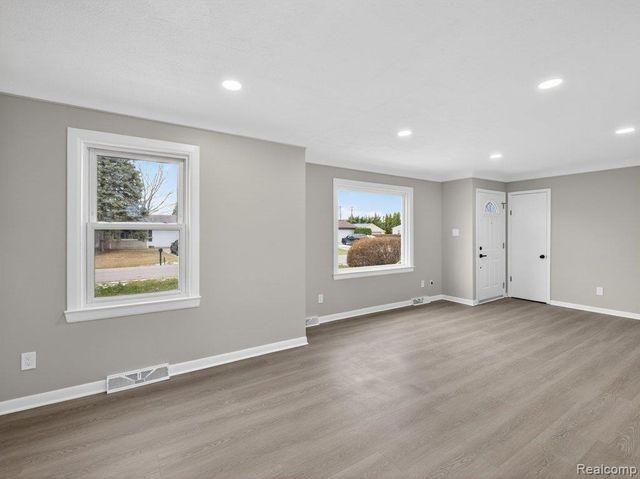 2149 Isabell Drive, Troy, MI 48083