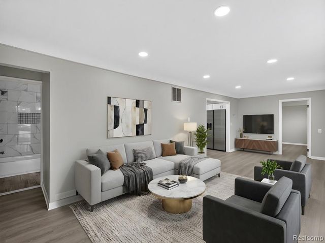 2149 Isabell Drive, Troy, MI 48083