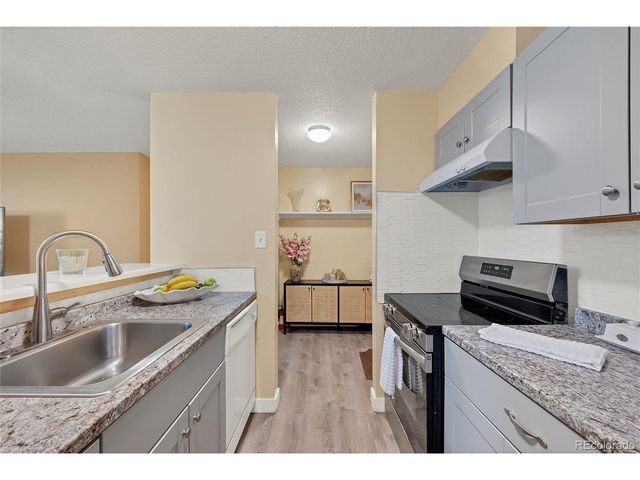 2281 S Vaughn Way 111A, Aurora, CO 80014