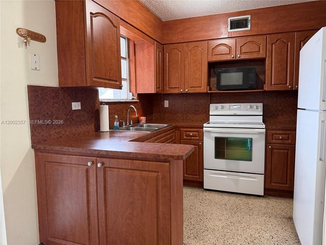 251 SW 69th Ave, Miami, FL 33144