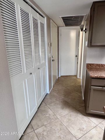 8888 N 47TH Avenue 239, Glendale, AZ 85302