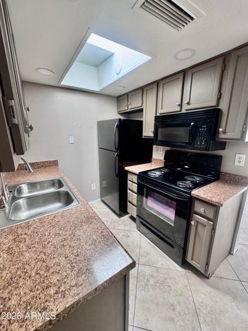 8888 N 47TH Avenue 239, Glendale, AZ 85302