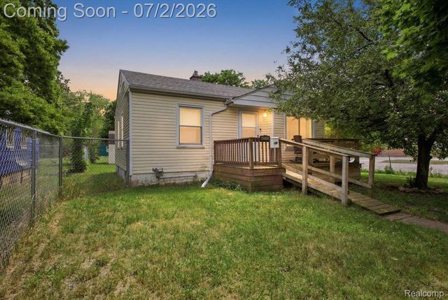 5202 Dupont Street, Flint, MI 48505