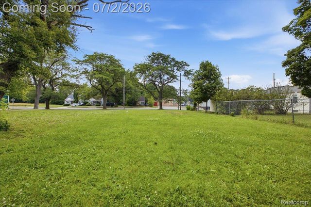 5202 Dupont Street, Flint, MI 48505