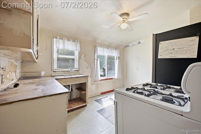 5202 Dupont Street, Flint, MI 48505