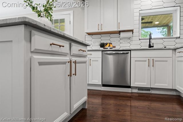 11389 Southworth Avenue, Plymouth, MI 48170