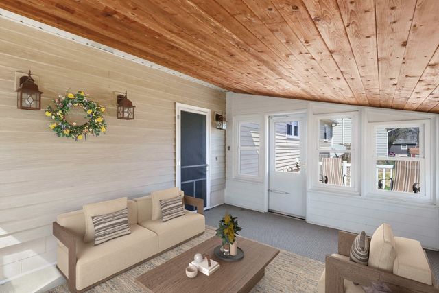 2690 9th Street, East Moline, IL 61244