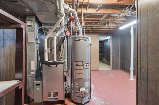 2690 9th Street, East Moline, IL 61244