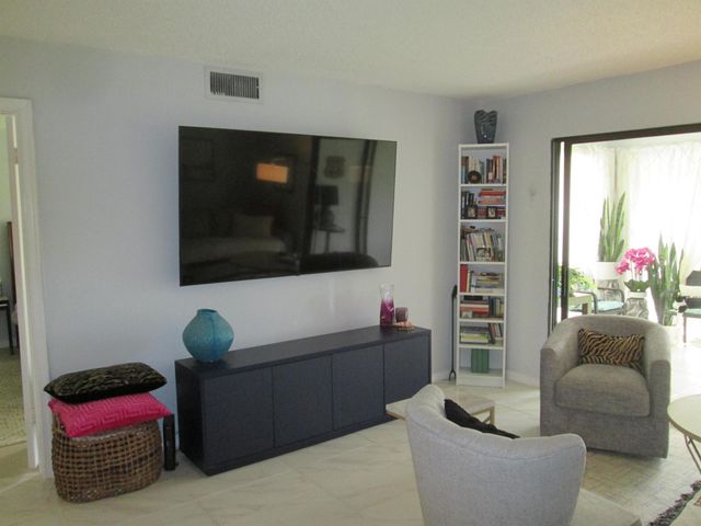 10155 Mangrove Drive 204, Boynton Beach, FL 33437