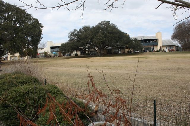 510 Fairway Dr, Kerrville, TX 78028