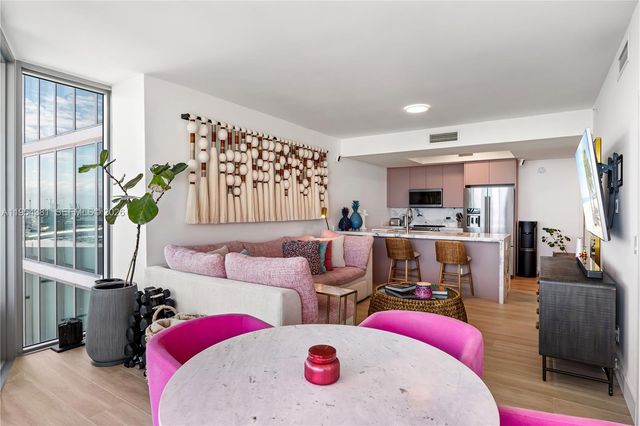 888 Biscayne Blvd 2009, Miami, FL 33132