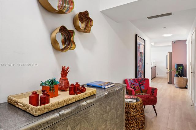 888 Biscayne Blvd 2009, Miami, FL 33132