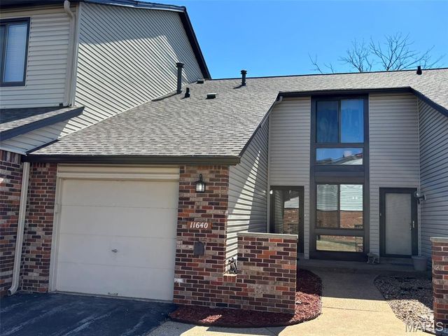 11640 Cedar Walk Drive, St Louis, MO 63146