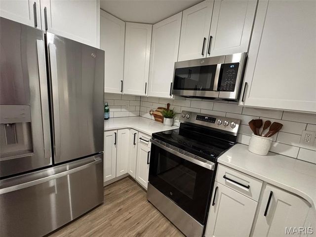 11640 Cedar Walk Drive, St Louis, MO 63146