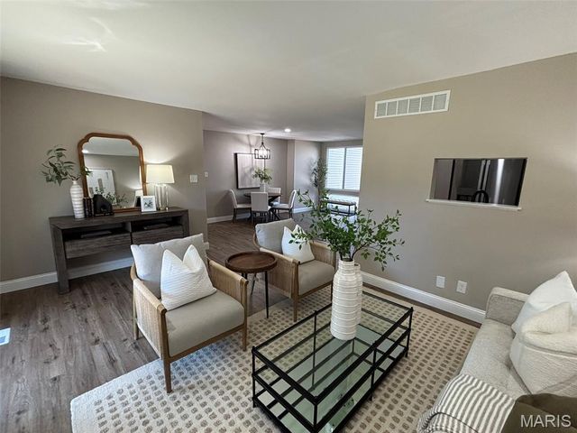 11640 Cedar Walk Drive, St Louis, MO 63146