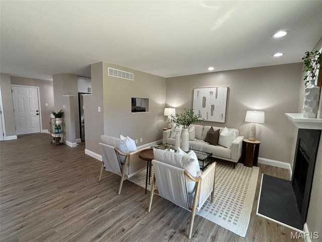 11640 Cedar Walk Drive, St Louis, MO 63146