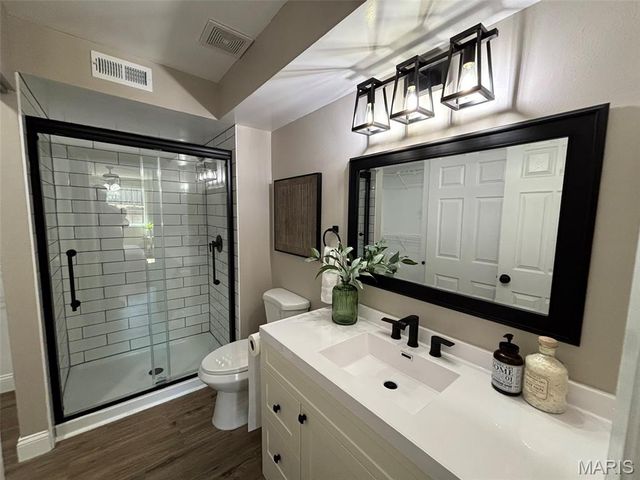 11640 Cedar Walk Drive, St Louis, MO 63146