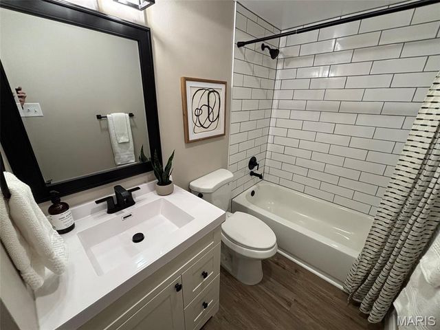 11640 Cedar Walk Drive, St Louis, MO 63146