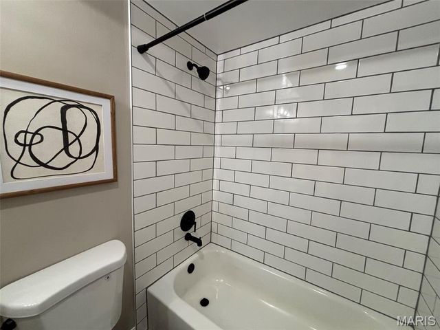 11640 Cedar Walk Drive, St Louis, MO 63146