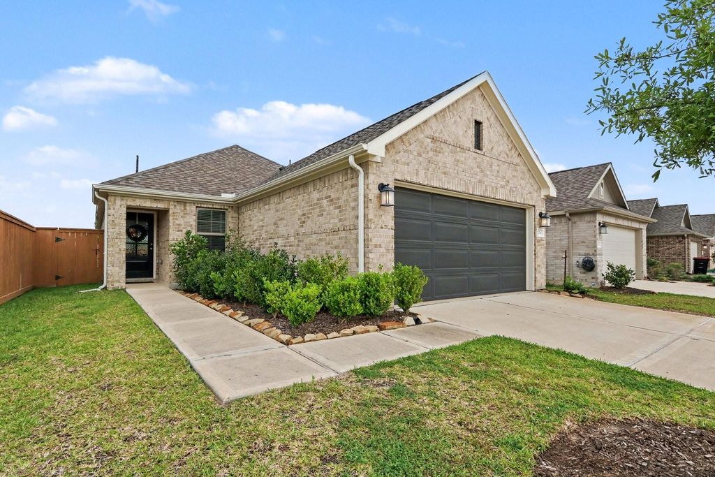 8214 Royal Breeze Drive, Cypress, TX 77433