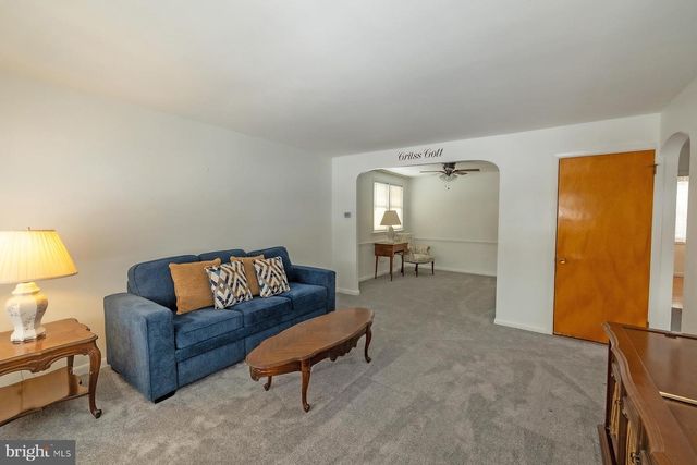 915 BORBECK AVE, Philadelphia, PA 19111