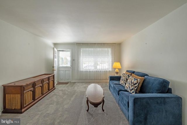 915 BORBECK AVE, Philadelphia, PA 19111