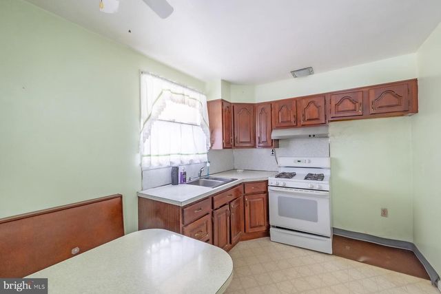 915 BORBECK AVE, Philadelphia, PA 19111